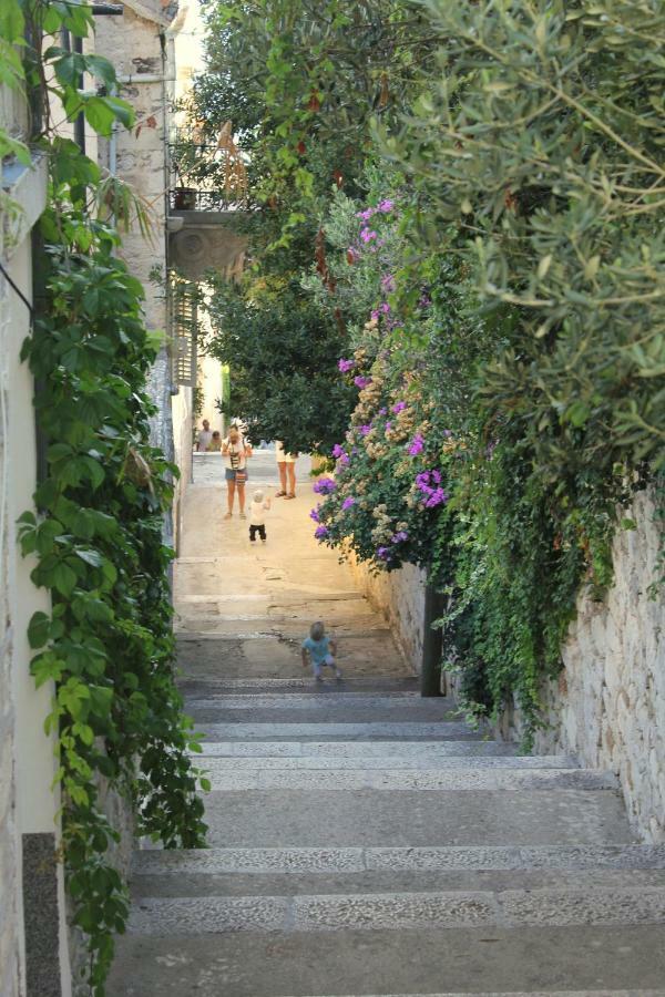 Hotel Ivkolina à Hvar Town Extérieur photo