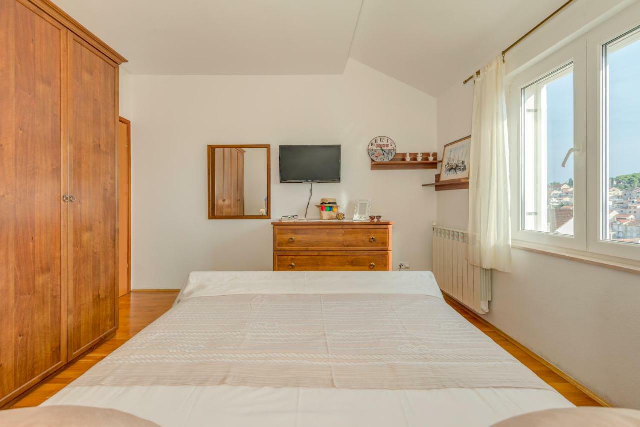 Hotel Ivkolina à Hvar Town Extérieur photo