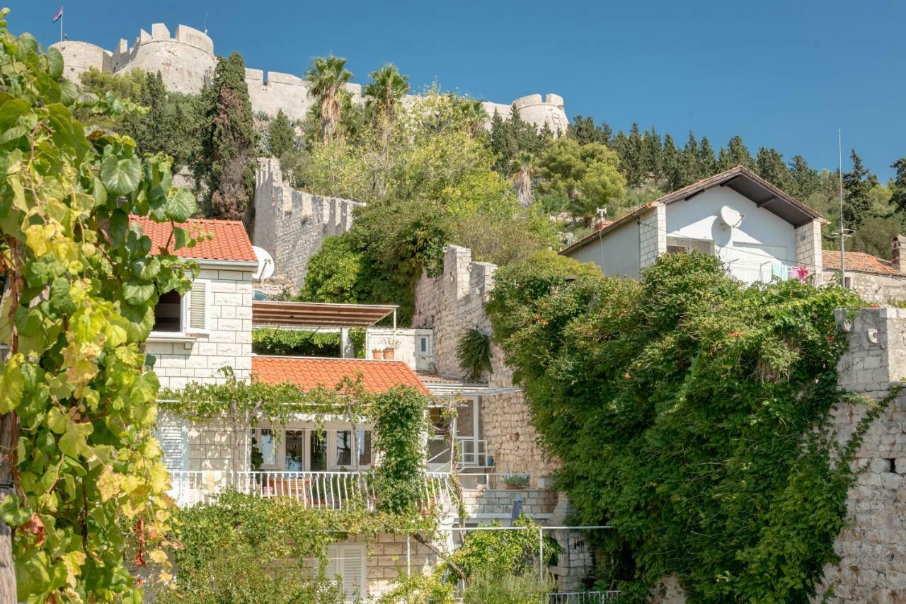 Hotel Ivkolina à Hvar Town Extérieur photo